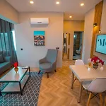 Aparthotel Moon 4*