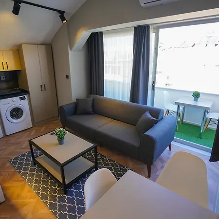 Ξενοδοχείο με διαμερίσματα Moon 4*