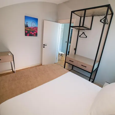 Moon Aparthotel 4*