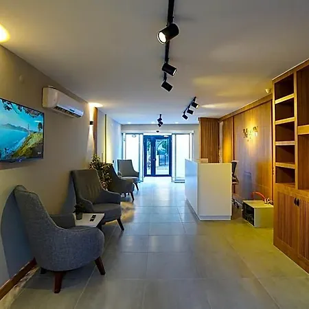 Moon Aparthotel