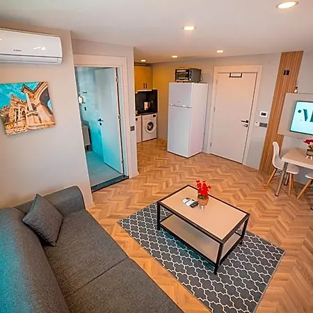 Moon Aparthotel 4*