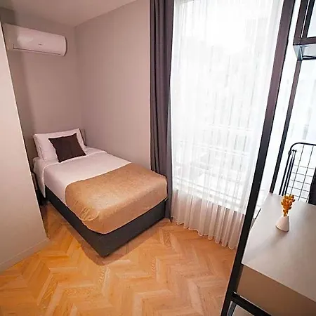 Aparthotel Moon 4*