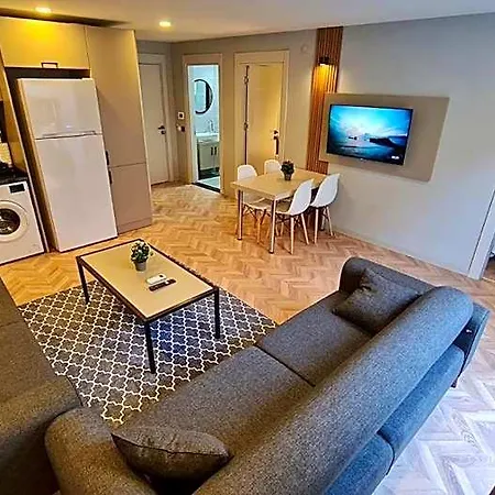 شقة فندقية Moon 4*